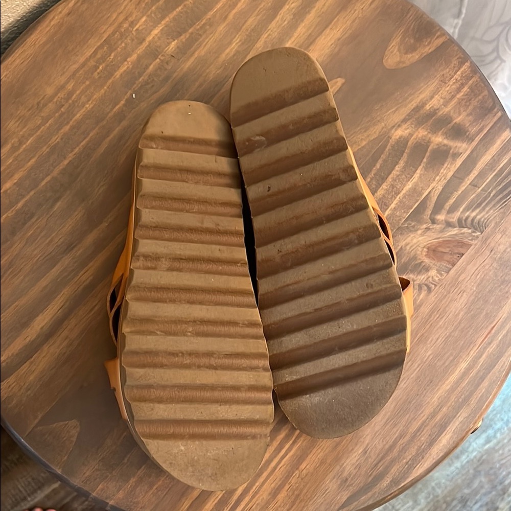Reef Tan Sandals Criss-Cross Comfort - Picture 3 of 6